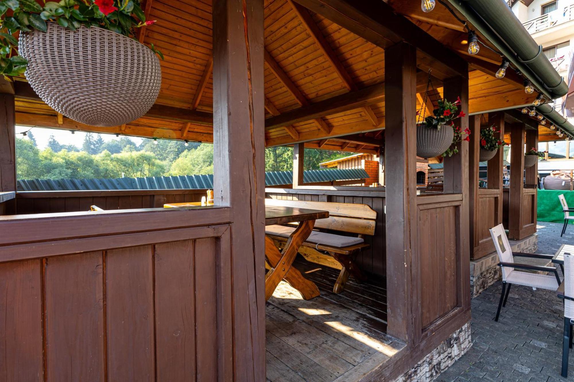 La Кrechunu Hotel Bukovel Ngoại thất bức ảnh
